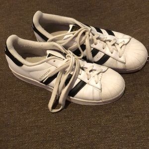 Adidas Superstars 🌷